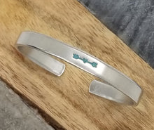 Load image into Gallery viewer, Heart Arrow Cuff