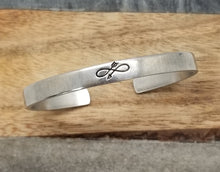 Load image into Gallery viewer, Infinity Arrow Cuff