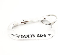 Load image into Gallery viewer, Carabiner - Daddy&#39;s Keys (Fish)
